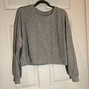 Cropped grey sweatshirt